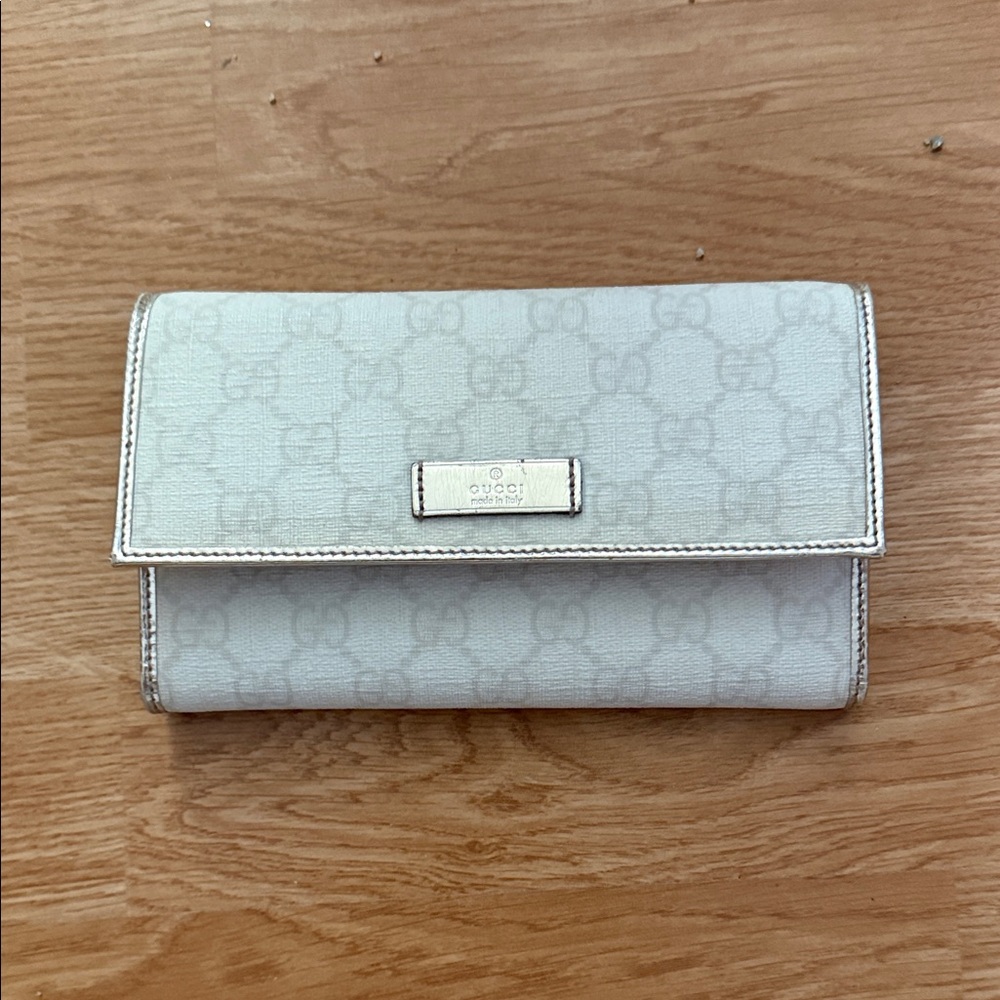 Gucci Light Gray Monogram Wallet - image 1